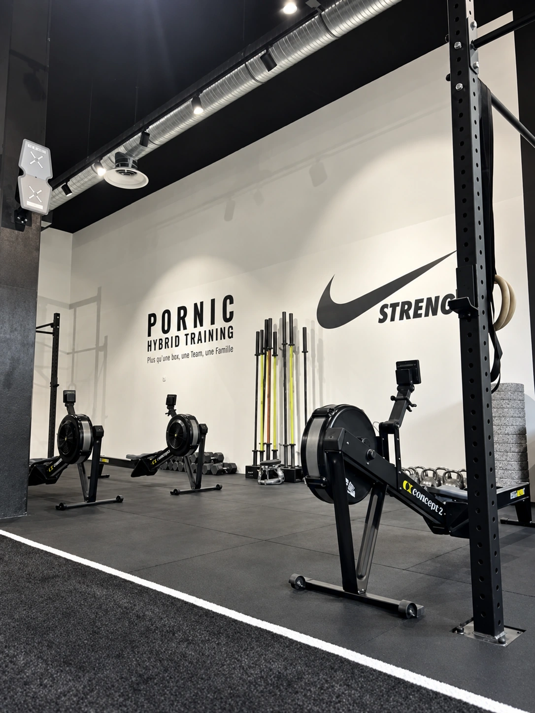 Espace d’entraînement avec rameurs à Pornic Hybrid Training